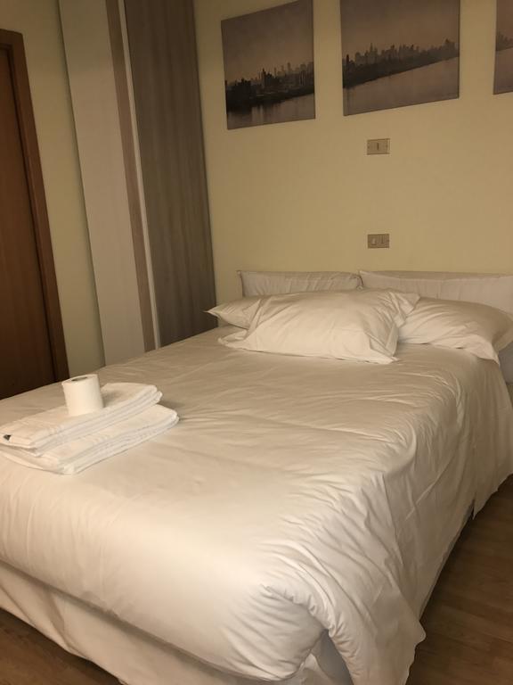 Cadorna Suites Милано Екстериор снимка